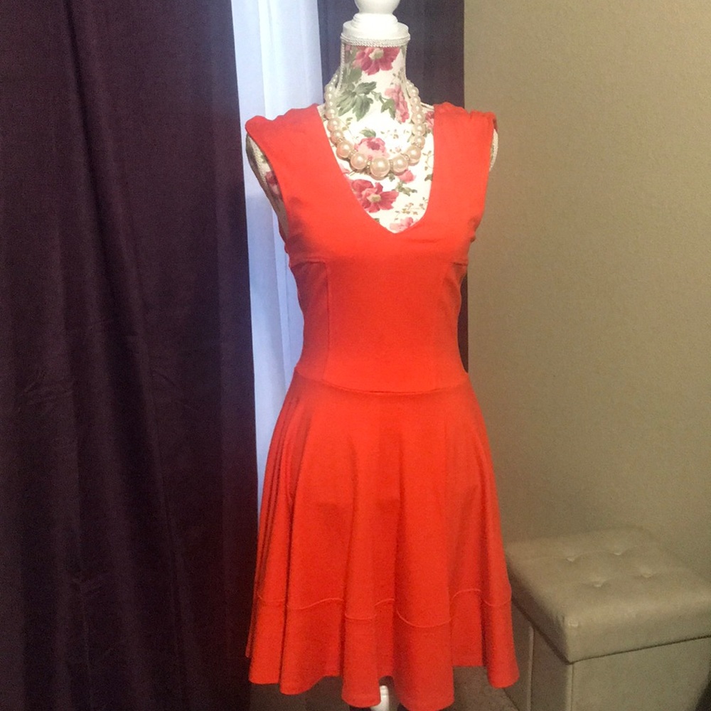 Dress - Picture 2 of 3